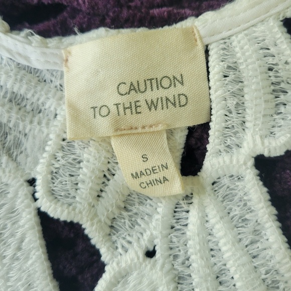 Caution to the Wind Top size Small - Picture 3 of 3